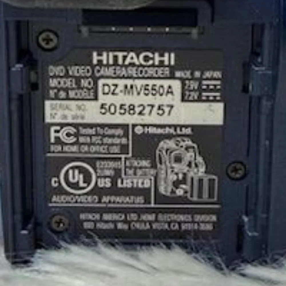 Hitachi DZ-MV550A DVD CAM 18x Optical 500x Digital Zoom Camcorder